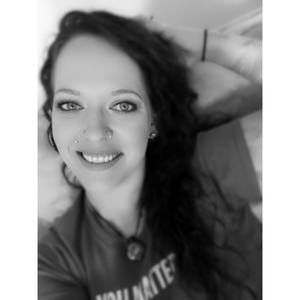 Meet your Posher, Jenn